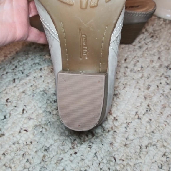 Earth Mendon Boho/Western Studded Taupe Nubuck Leather Mules - Picture 12 of 13